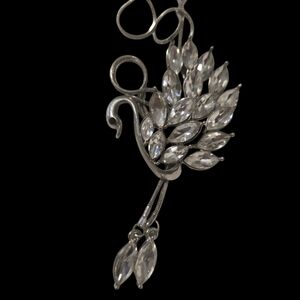 Elegant Silver Crystal Pendant Necklace